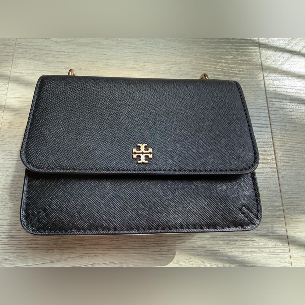 Tory Burch Black Saffiano Leather Shoulder or crossbody bag in black w/Gold Logo - Picture 8 of 16